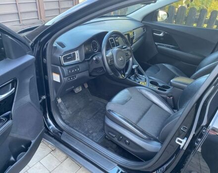 Черный Киа Niro, объемом двигателя 1.6 л и пробегом 92 тыс. км за 21500 $, фото 14 на Automoto.ua