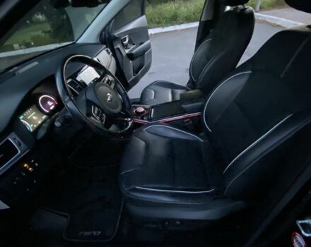 Чорний Кіа Niro, об'ємом двигуна 0 л та пробігом 160 тис. км за 16900 $, фото 4 на Automoto.ua