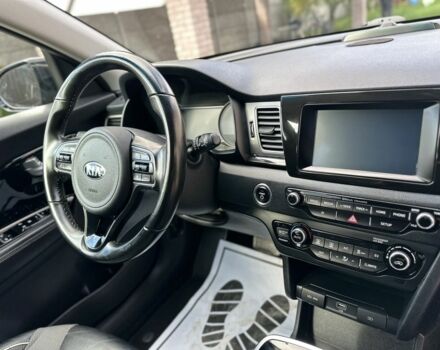 Чорний Кіа Niro, об'ємом двигуна 0 л та пробігом 108 тис. км за 15900 $, фото 2 на Automoto.ua