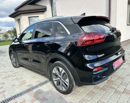 Чорний Кіа Niro, об'ємом двигуна 0 л та пробігом 108 тис. км за 15900 $, фото 4 на Automoto.ua