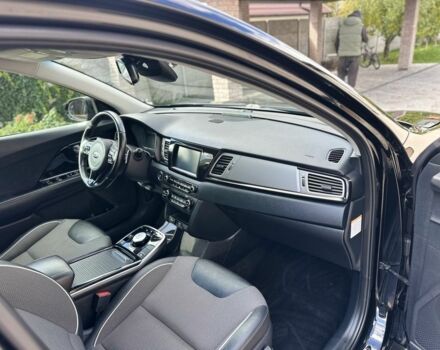 Чорний Кіа Niro, об'ємом двигуна 0 л та пробігом 108 тис. км за 15900 $, фото 3 на Automoto.ua