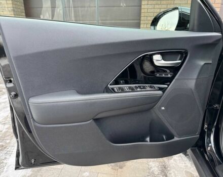 Чорний Кіа Niro, об'ємом двигуна 0 л та пробігом 94 тис. км за 20999 $, фото 7 на Automoto.ua