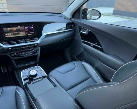 Чорний Кіа Niro, об'ємом двигуна 0 л та пробігом 94 тис. км за 20999 $, фото 10 на Automoto.ua