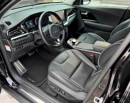 Чорний Кіа Niro, об'ємом двигуна 0 л та пробігом 94 тис. км за 20999 $, фото 1 на Automoto.ua