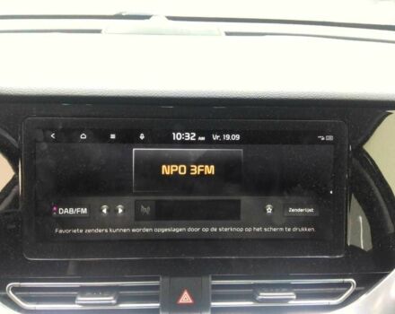 Чорний Кіа Niro, об'ємом двигуна 0 л та пробігом 122 тис. км за 18300 $, фото 17 на Automoto.ua