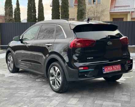 Чорний Кіа Niro, об'ємом двигуна 0 л та пробігом 94 тис. км за 20999 $, фото 2 на Automoto.ua