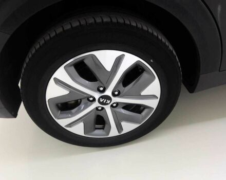 Чорний Кіа Niro, об'ємом двигуна 0 л та пробігом 122 тис. км за 18300 $, фото 22 на Automoto.ua