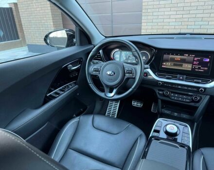 Чорний Кіа Niro, об'ємом двигуна 0 л та пробігом 94 тис. км за 20999 $, фото 9 на Automoto.ua