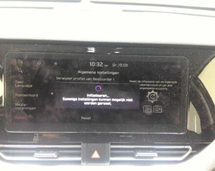 Чорний Кіа Niro, об'ємом двигуна 0 л та пробігом 122 тис. км за 18300 $, фото 18 на Automoto.ua