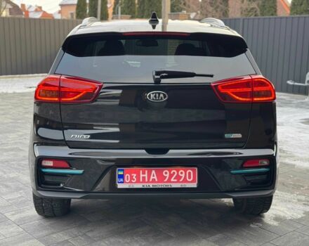 Чорний Кіа Niro, об'ємом двигуна 0 л та пробігом 94 тис. км за 20999 $, фото 3 на Automoto.ua