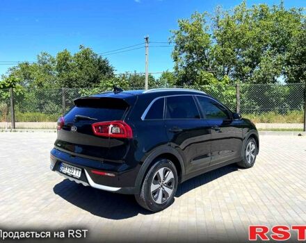 Черный Киа Niro, объемом двигателя 1.6 л и пробегом 137 тыс. км за 15000 $, фото 2 на Automoto.ua