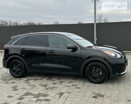 Чорний Кіа Niro, об'ємом двигуна 1.58 л та пробігом 127 тис. км за 15700 $, фото 9 на Automoto.ua