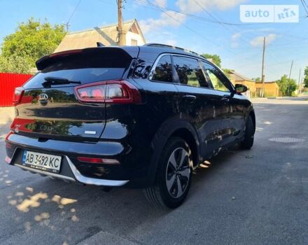 Чорний Кіа Niro, об'ємом двигуна 1.6 л та пробігом 161 тис. км за 15500 $, фото 3 на Automoto.ua