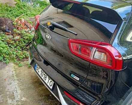 Чорний Кіа Niro, об'ємом двигуна 1.58 л та пробігом 146 тис. км за 15600 $, фото 10 на Automoto.ua
