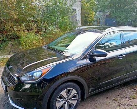 Чорний Кіа Niro, об'ємом двигуна 1.58 л та пробігом 146 тис. км за 15600 $, фото 6 на Automoto.ua