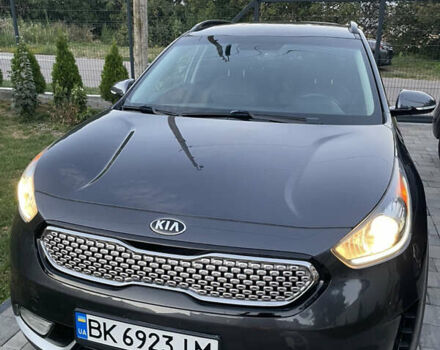 Черный Киа Niro, объемом двигателя 1.58 л и пробегом 225 тыс. км за 14500 $, фото 4 на Automoto.ua