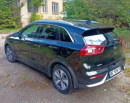 Чорний Кіа Niro, об'ємом двигуна 1.58 л та пробігом 146 тис. км за 15600 $, фото 8 на Automoto.ua