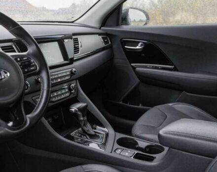 Черный Киа Niro, объемом двигателя 0 л и пробегом 89 тыс. км за 11500 $, фото 11 на Automoto.ua