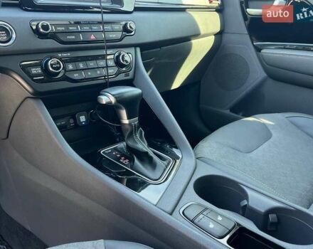 Кіа Niro 2017 у Одесі на Automoto.ua Чорний Кіа Niro, об'ємом двигуна 1.58 л та пробігом 88 тис. км за 16699 $, фото 16 на Automoto.ua