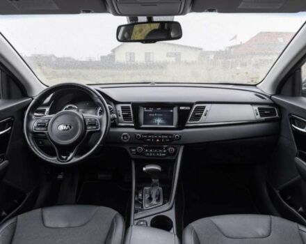 Черный Киа Niro, объемом двигателя 0 л и пробегом 89 тыс. км за 11500 $, фото 10 на Automoto.ua