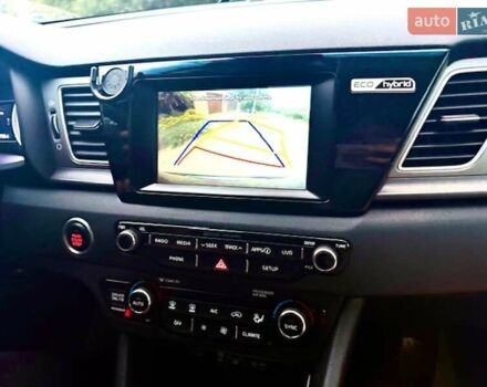 Чорний Кіа Niro, об'ємом двигуна 1.58 л та пробігом 177 тис. км за 13990 $, фото 10 на Automoto.ua