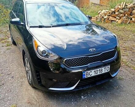 Чорний Кіа Niro, об'ємом двигуна 1.58 л та пробігом 146 тис. км за 15600 $, фото 3 на Automoto.ua
