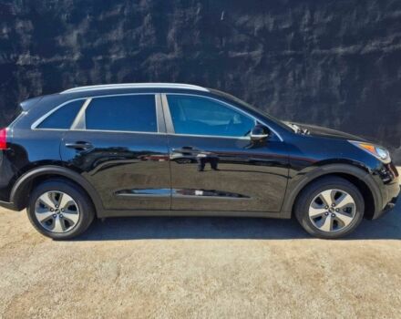 Черный Киа Niro, объемом двигателя 1.6 л и пробегом 70 тыс. км за 16500 $, фото 4 на Automoto.ua