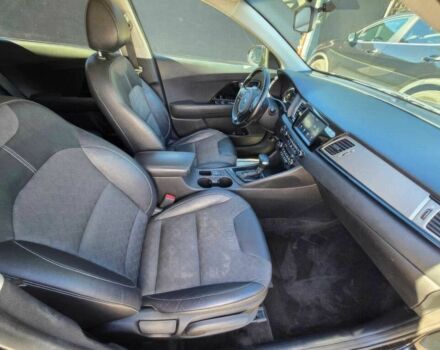 Черный Киа Niro, объемом двигателя 1.6 л и пробегом 70 тыс. км за 16500 $, фото 5 на Automoto.ua