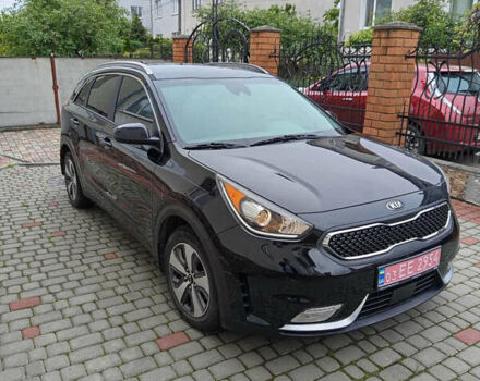 Черный Киа Niro, объемом двигателя 1.6 л и пробегом 210 тыс. км за 13800 $, фото 1 на Automoto.ua