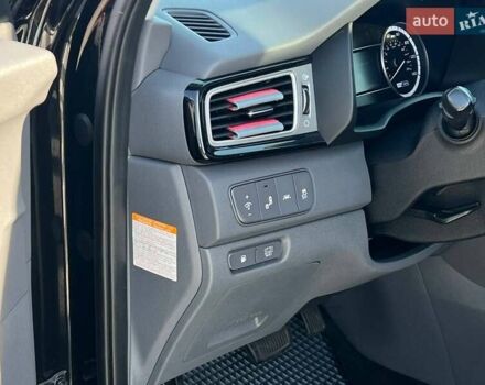 Кіа Niro 2017 у Одесі на Automoto.ua Чорний Кіа Niro, об'ємом двигуна 1.58 л та пробігом 88 тис. км за 16699 $, фото 9 на Automoto.ua