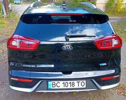 Чорний Кіа Niro, об'ємом двигуна 1.58 л та пробігом 146 тис. км за 15600 $, фото 11 на Automoto.ua