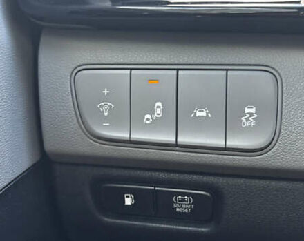 Черный Киа Niro, объемом двигателя 1.58 л и пробегом 103 тыс. км за 16000 $, фото 15 на Automoto.ua