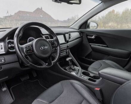 Черный Киа Niro, объемом двигателя 0 л и пробегом 89 тыс. км за 11500 $, фото 16 на Automoto.ua