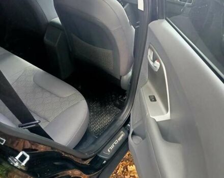 Чорний Кіа Niro, об'ємом двигуна 1.58 л та пробігом 146 тис. км за 15600 $, фото 21 на Automoto.ua