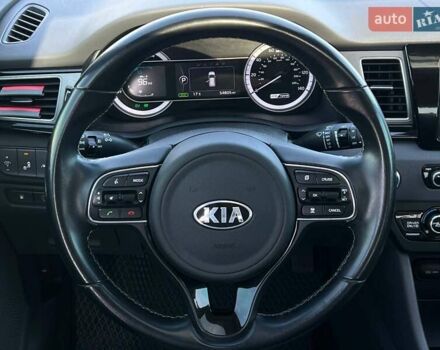 Кіа Niro 2017 у Одесі на Automoto.ua Чорний Кіа Niro, об'ємом двигуна 1.58 л та пробігом 88 тис. км за 16699 $, фото 11 на Automoto.ua