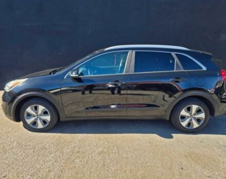 Черный Киа Niro, объемом двигателя 1.6 л и пробегом 70 тыс. км за 16500 $, фото 2 на Automoto.ua