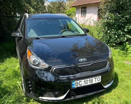 Чорний Кіа Niro, об'ємом двигуна 1.58 л та пробігом 146 тис. км за 15600 $, фото 13 на Automoto.ua