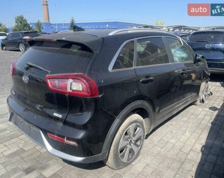 Чорний Кіа Niro, об'ємом двигуна 1.6 л та пробігом 93 тис. км за 9500 $, фото 2 на Automoto.ua