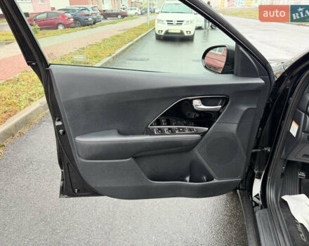 Черный Киа Niro, объемом двигателя 1.6 л и пробегом 98 тыс. км за 18999 $, фото 38 на Automoto.ua