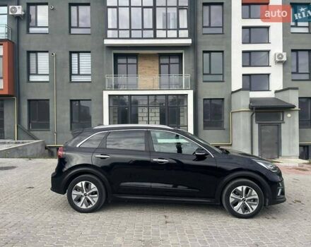 Киа Niro 2018 в Черткове на Automoto.ua Черный Киа Niro, объемом двигателя 0 л и пробегом 209 тыс. км за 17200 $, фото 31 на Automoto.ua