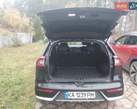 Чорний Кіа Niro, об'ємом двигуна 1.6 л та пробігом 177 тис. км за 15200 $, фото 5 на Automoto.ua
