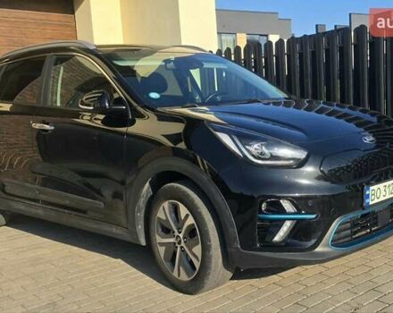 Чорний Кіа Niro, об'ємом двигуна 0 л та пробігом 138 тис. км за 17900 $, фото 4 на Automoto.ua