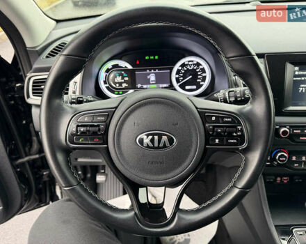 Черный Киа Niro, объемом двигателя 1.6 л и пробегом 98 тыс. км за 18999 $, фото 52 на Automoto.ua