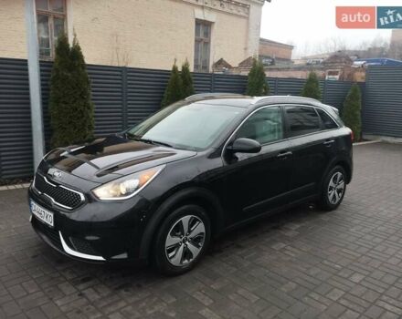 Чорний Кіа Niro, об'ємом двигуна 1.58 л та пробігом 89 тис. км за 14600 $, фото 5 на Automoto.ua