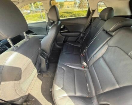 Чорний Кіа Niro, об'ємом двигуна 1.6 л та пробігом 35 тис. км за 16500 $, фото 10 на Automoto.ua