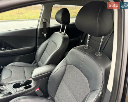 Черный Киа Niro, объемом двигателя 1.6 л и пробегом 98 тыс. км за 18999 $, фото 46 на Automoto.ua