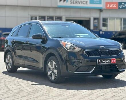 Чорний Кіа Niro, об'ємом двигуна 1.6 л та пробігом 65 тис. км за 17440 $, фото 2 на Automoto.ua