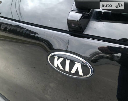 Чорний Кіа Niro, об'ємом двигуна 0 л та пробігом 158 тис. км за 18699 $, фото 14 на Automoto.ua