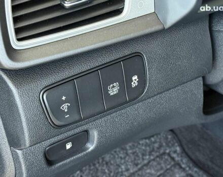 Черный Киа Niro, объемом двигателя 1.6 л и пробегом 65 тыс. км за 18190 $, фото 12 на Automoto.ua