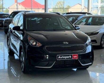 Черный Киа Niro, объемом двигателя 1.6 л и пробегом 65 тыс. км за 18190 $, фото 2 на Automoto.ua